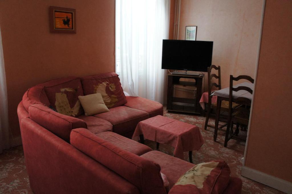Hotel Le Commerce บาญเญอ-เดอ-บีกอร์ ห้อง รูปภาพ